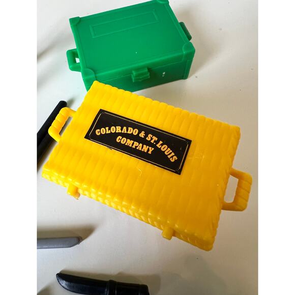 Vintage 1980s Playmobil Figures and Accessories from a Variety of Sets - Picture 11 of 12